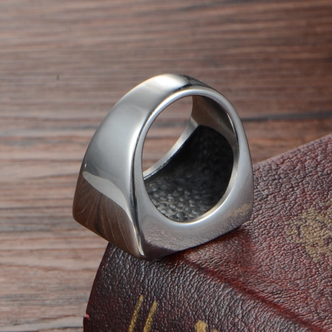 Anillo de Sello de Acero Inoxidable con Letra Gótica para Hombre Mujer Cara Cuadrada Pulida Punk Hip Hop Joyería de Moda