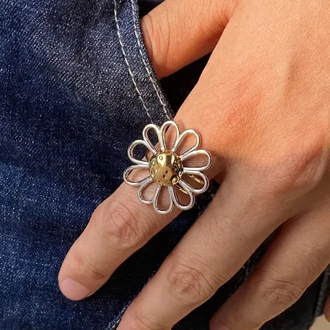 Tweekleurige Roestvrijstalen Madeliefje Bloem Open Ring Voor Dames Verstelbare Gehamerd Textuur Holle Florale Vingerring Sieraden Accessoire