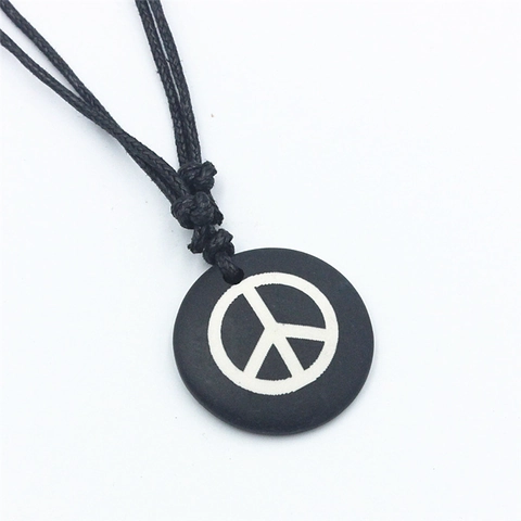 Collana con Pendente Simbolo della Pace in Osso di Bovino Vintage con Cordino Nero Regolabile Gioielli Unisex Minimalisti per Viaggi