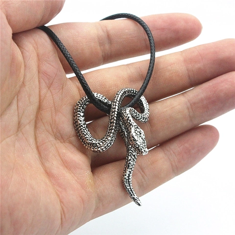 Collier Pendentif Serpent en Alliage Vintage Pour Hommes Femmes Bijoux Python Enroulé Punk Gothique Avec Chaîne en Acier Inoxydable Cordon en Cuir