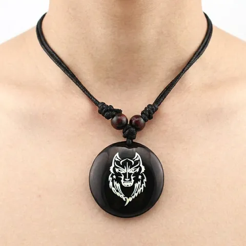 Collana con Ciondolo Totem a Testa di Lupo in Resina Tonda Nera Con Cordino Intrecciato Perline di Legno Gioielli in Stile Etnico Occidentale Uomo Donna