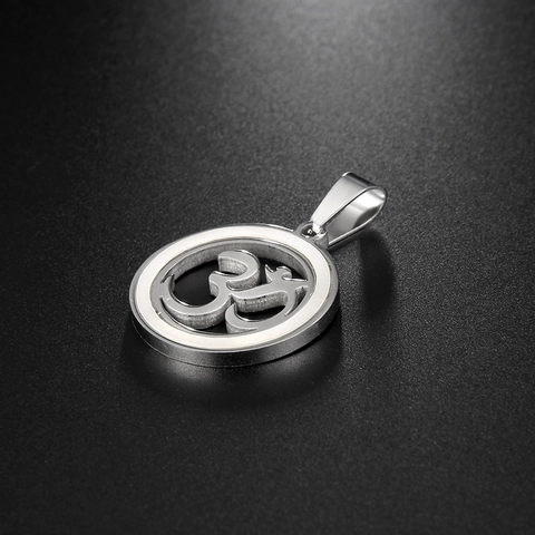 Polierter Edelstahl Om-Symbol Anhänger Religiöser Yoga Meditation Schmuck Runder Hohl-Anhänger Ohne Kette