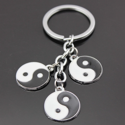 Traditionele Tai Chi Yin Yang Metalen Sleutelhanger Met Drie Ronde Emaille Hangers Zinklegering Verzilverde Sleutelring Voor Dames En Heren Cadeau