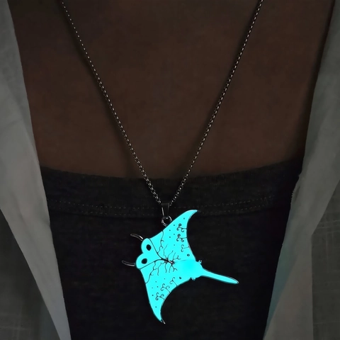 Legierung Harz Manta Rochen Leuchtende Halskette Im Dunkeln Leuchten Ozean Stil Anhänger Halsketten Für Damen Strand Schmuck Geschenk