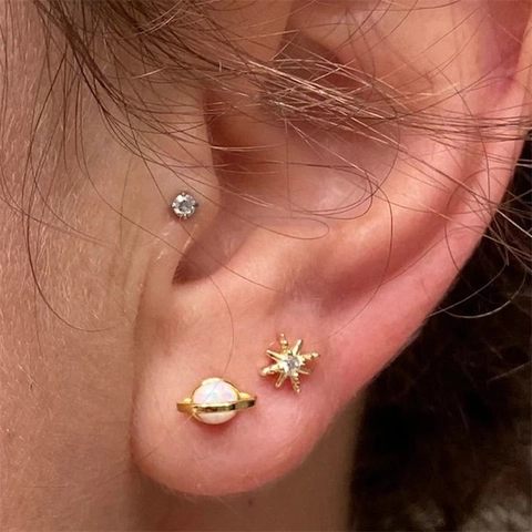 Boucles d'Oreilles Clous Planète Saturne Exquises Avec Opale Artificielle Et Zirconia Cuivre Électroplaqué Boucles d'Oreilles Célestes Bijoux Femme