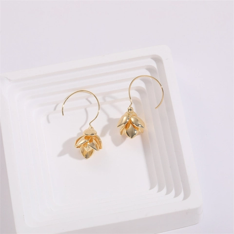 Elegante 14K Vergoldete Kupfer Blumenohrringe Lange Übertriebene 3D Mehrschichtige Blütenblatt Schmuck Für Damen Minimalistisches Accessoire