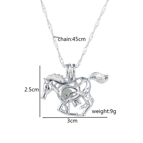 Collana Con Pendente a Forma di Cavallo Fluorescente Lega Cavallo in Corsa Traforato Gioielli Per Festa di Halloween Unisex
