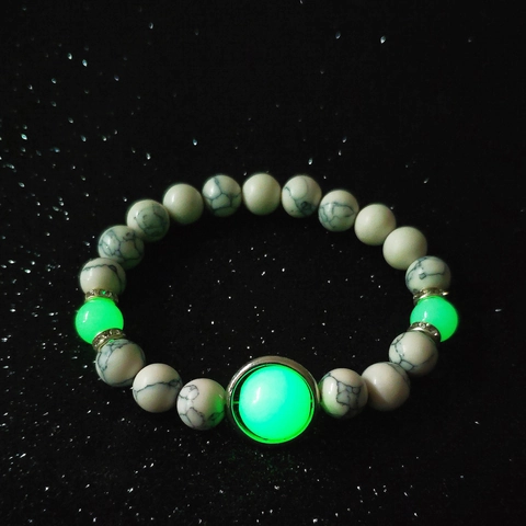 Luminous Turquoise Beaded Bracelet Glow In The Dark Elastic Stone Bracelet For Men Women Simple Handcrafted Jewelry Halloween Gift