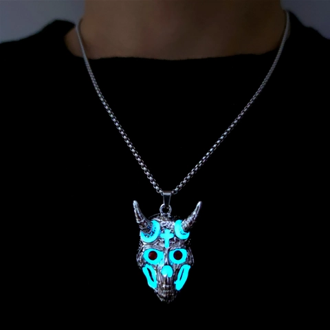 Collier Pendentif Crâne de Bélier Lumineux Gothique pour Hommes Femmes Hip Hop Croix Strass Alliage Collier Bijoux