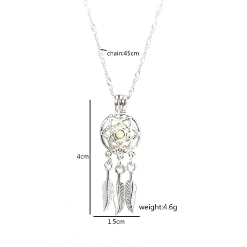 Leuchtende Traumfänger Feder Anhänger Halskette Legierung Leuchten Im Dunkeln Hohlkugel Halskette Böhmischer Schmuck Für Damen Geschenk