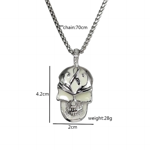 Luminous Skull Pendant Necklace Alloy Punk Gothic Glowing Jewelry For Halloween Party Night Club Accessories For Men Women