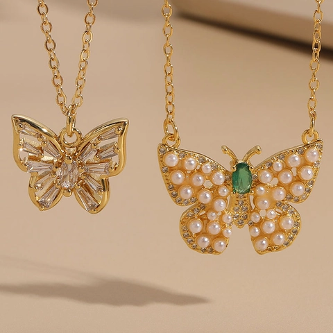Collana con Pendente a Farfalla Boutique Placcato Oro 14K Rame Zirconia Perla Artificiale Gemma Verde Gioielli Donna