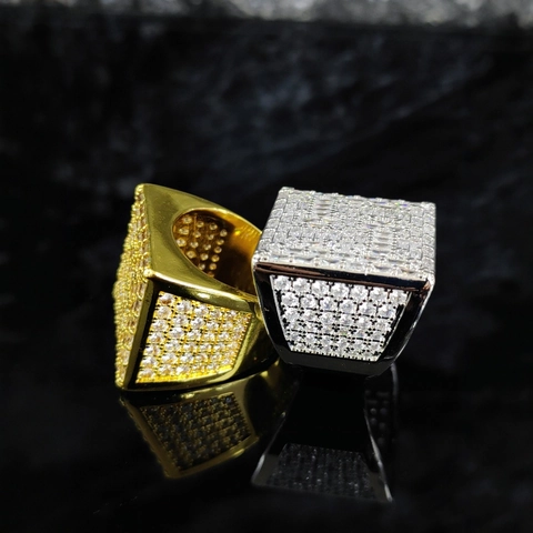 Anello Quadrato da Uomo Hip Hop in Rame con Zirconia Iced Out Pavé Grande Anello a Fascia Oro Argento Oro Rosa Gioielli