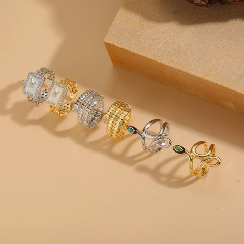 Anello Aperto a Forma di Serpente per Donna Rame con Zirconia Intarsiata Design a Orologio Multistrato Regolabile Oro Argento Gioielli