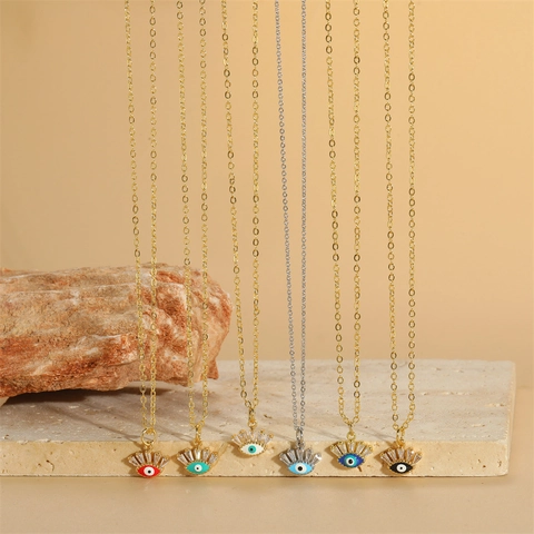 Collier Pendentif Mauvais Œil avec Cils pour Femmes Cuivre Zirconia Émail Huile Goutte Bijoux de Mode Bohème Cadeau