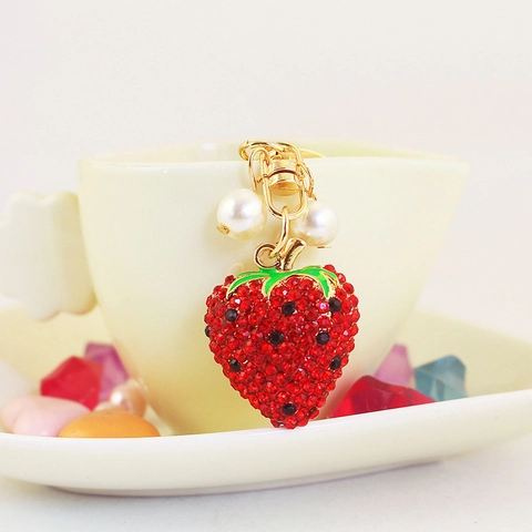 Cute Rhinestone Strawberry Fruit Keychain With Artificial Pearls Gold Zinc Alloy Bag Charm Pendant Keyring Women Girls Gift