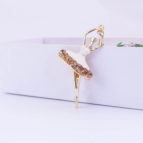Cute Ballerina Girl Keychain Zinc Alloy Enamel Rhinestone Dancing Girl Bag Pendant Keyring Elegant Jewelry Gift For Women