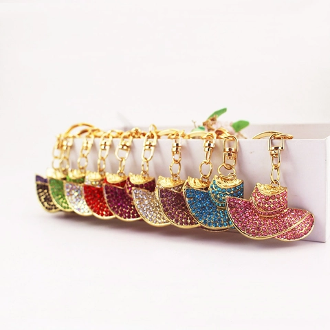 Portachiavi Creativo a Forma di Cappello da Sole con Strass per Donna Lega di Zinco Ciondolo Borsa a Cappello da Cowboy