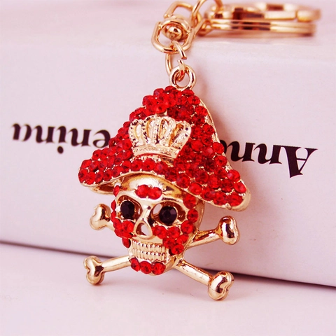 Kreativer Kristall Strass Piraten Totenkopf Schlüsselanhänger Gold Legierung Krone Gekreuzte Knochen Auto Ring Schmuck Geschenk