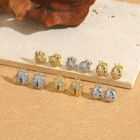 Pendientes de Botón de Mariquita con Circonia para Mujer Cobre Forma de Animal Diseño de Nicho Accesorio de Moda Oro Plata