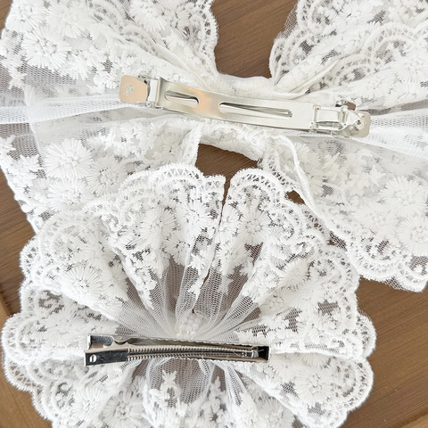 Élégante Barrette à Cheveux Nœud en Dentelle Blanche Broderie Florale Faite à la Main Pince à Ressort en Maille Style Mori Femme