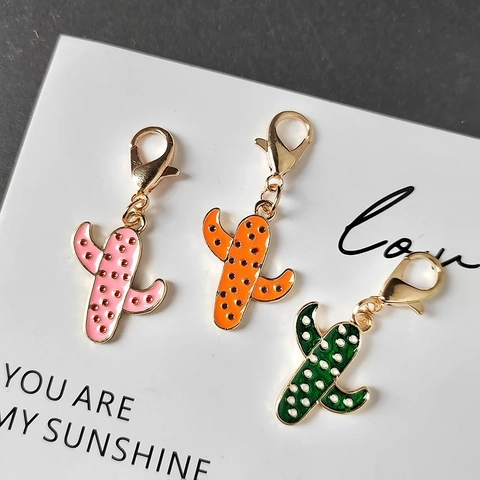 Llavero de Cactus de Aleación Esmaltada Creativa Colgante de Planta Dulce Accesorio de Llavero de Bolsa para Mujeres