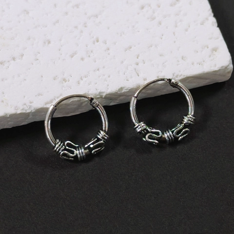 Orecchini a Cerchio in Rame Vintage Tonalità Argento Antico Motivo a S Etnico Piccoli Accessori da Uomo Eleganti Quotidiani