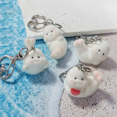 Cute Flocked White Seal Keychain Resin Heart Animal Bag Charm For Women Gift Cartoon Ocean Seal Hanging Ornament Accessory
