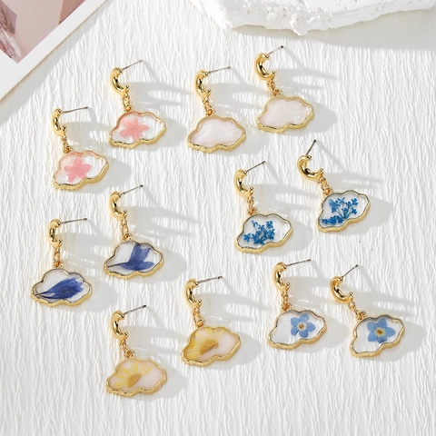 Resin Cloud Real Dried Flower Drop Earrings Stainless Steel Post Golden Moon Floral Dangle Earrings Women Jewelry Gift