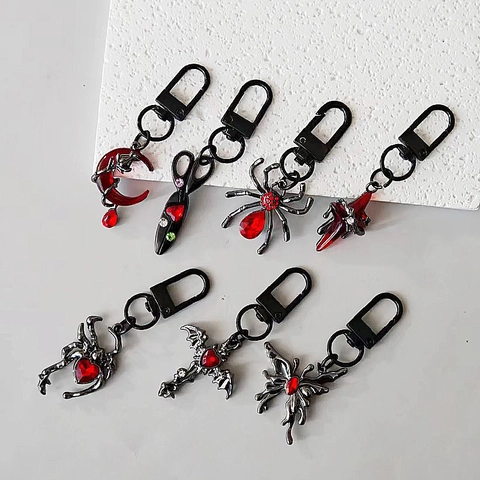 Portachiavi in Metallo Dark Gothic con Zirconia Ragno Farfalla Croce Luna Forbice Cuore Ciondolo Borsa Accessori Halloween