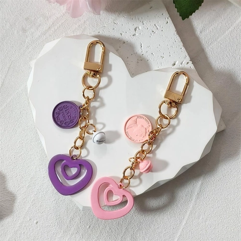 Llavero de Aleación Corazón Hueco Color Macarrón Con Colgante de Moneda y Campana Adorno de Bolso Moda Regalo Mujer Niña
