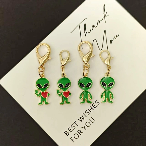 Außerirdischer Emaille Schlüsselanhänger Legierung Grüner Alien Herz Anhänger Metall Hummerverschluss Taschenanhänger Modeschmuck Geschenk