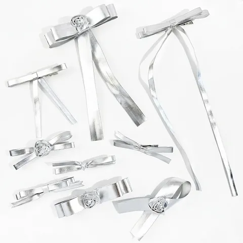 Pinza para el Cabello con Lazo de Flor de Rosa de Cuero Plateado Metálico Horquilla de Cinta Larga Elegante Accesorios de Moda