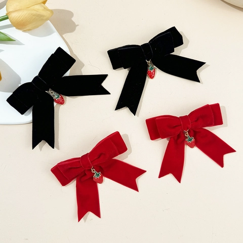 Süße Samt Schleifen Haarklammern Mit Erdbeer Anhänger Handgefertigte Entenschnabel Clips Für Damen Mädchen Vintage Haarschmuck
