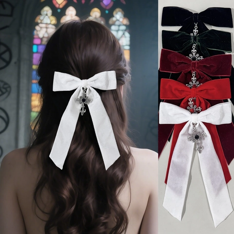Gothic Vintage Fluweel Strik Haarclip Met Retro Metalen Kruis Hanger Strass Ingelegde Lang Lint Donkere Coole Haaraccessoire Voor Vrouwen