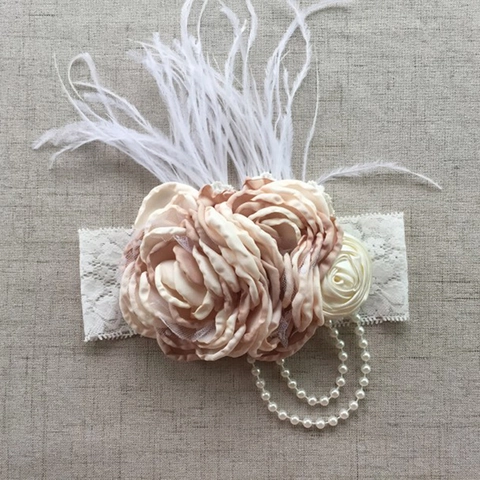 Fascia per Capelli Bohémien in Pizzo con Fiori e Piume di Struzzo Künstliche Perle Artificiali Vintage Fatto a Mano per Bambine