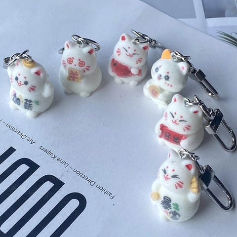 Cute Flocked Lucky Cat Keychain Maneki Neko Plastic Resin Keyring Bag Pendant For Women Good Luck Wealth Blessing Gift