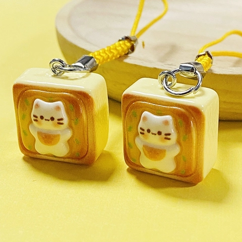 Simpatico Ciondolo Portachiavi in Resina a Forma di Toast con Gatto Cartone Animato Cibo Simulato Ciondolo per Cellulare Donna