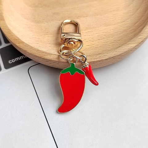 Simulation Rote Chilischote Schlüsselanhänger Legierung Emaille Gemüse Anhänger Charm Lustiger Neuheit Schmuck Schlüsselring Zubehör Damen Geschenk