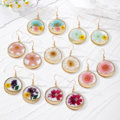 Pastoral Stainless Steel Real Dried Flower Resin Drop Earrings Sweet Round Daisy Botanical Dangle Earrings Women Jewelry
