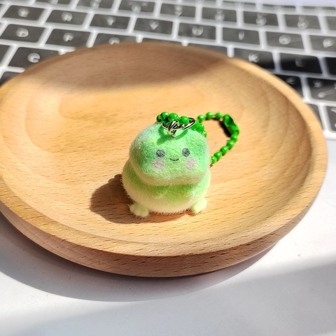 Cute Flocked Frog Keychain Cartoon Animal Plush Bag Charm For Women Kids Resin Frog Phone Chain Decorative Accessory