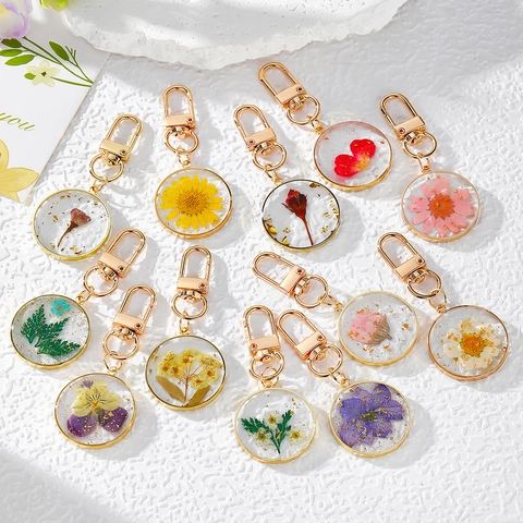 Handmade Resin Dried Flower Keychain Gold Foil Copper Frame Botanical Pansy Daisy Rose Petal Bag Pendant For Women Jewelry