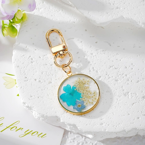 Clear Resin Keychain With Dried Flower Daisy Small Fish Gold Foil Round Pendant Pastoral Floral Bag Hanging Ornament Women