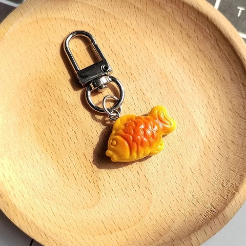 Llavero de comida de pescado Taiyaki de simulación Colgante de bolsa de galleta de pescado de resina creativa Hecho a mano Dibujos animados