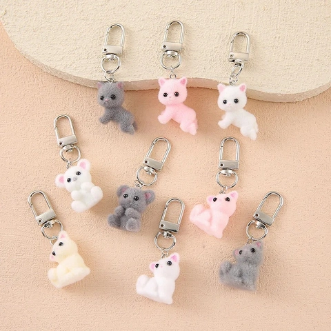 Lindo Llavero de Animal Flocado Adorable Gato Zorro Oso Colgante de Bolsa 3D Peluche Flocado de Simulación Ornamento Suave para Mochila