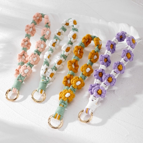 Handgemachter Gewebter Blumen Gänseblümchen Schlüsselanhänger Boho Baumwollfaden Legierung Ring Taschenanhänger Für Damen Schmuck