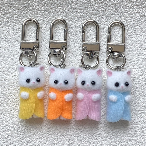 Süße Beflockte Katze Schlüsselanhänger Bunte Gekleidete Kätzchen Anhänger Taschenanhänger Weiche Tiere Schlüsselanhänger Zubehör Für Rucksack Geschenk