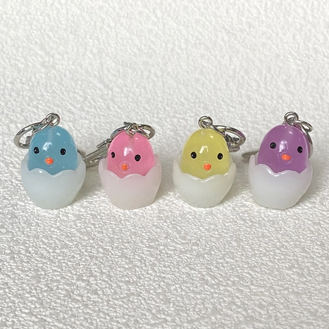 Simpatico Portachiavi a Forma di Pulcino in Guscio d'Uovo Luminoso in Resina Ciondolo per Borse e Chiavi Regalo per Donne e Bambini