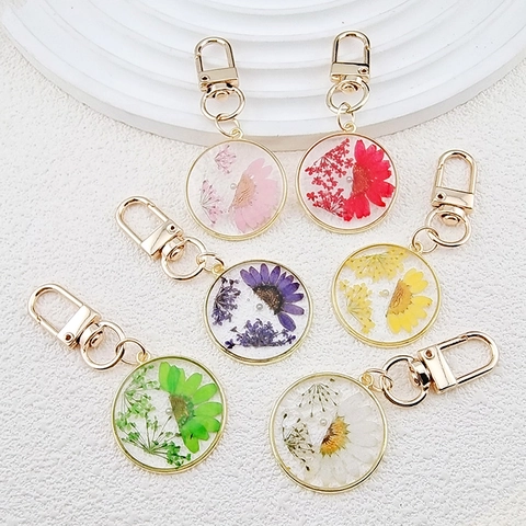 Porte-clés Rond en Résine Transparente Avec Fleurs Pressées Séchées Naturelles Marguerite Alliage Doré Anneau de Clé Pendentif Floral Pour Femmes Filles