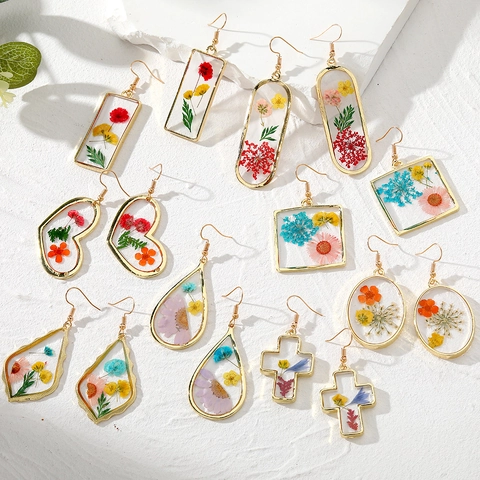 Orecchini Pendenti in Resina con Fiori Secchi Pastorale Vintage per Donna Lega Placcata Oro Cuore Geometrico Quadrato Forma di Croce Gioielli Botanici Fatti a Mano Regalo